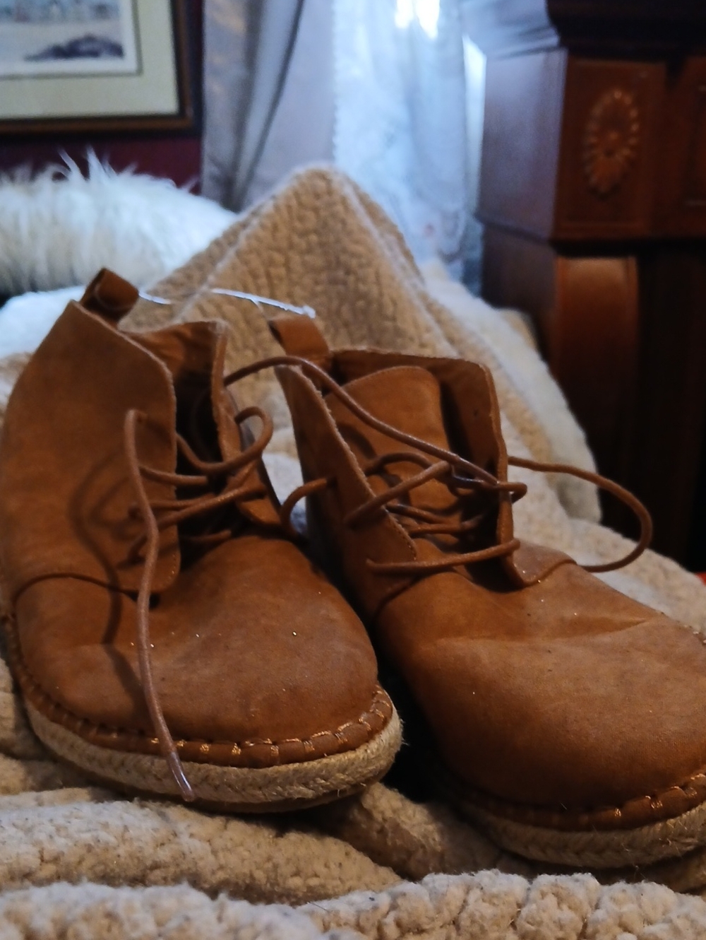 Classic Brown Suede Lace Up Chukka Boots. Size US 8